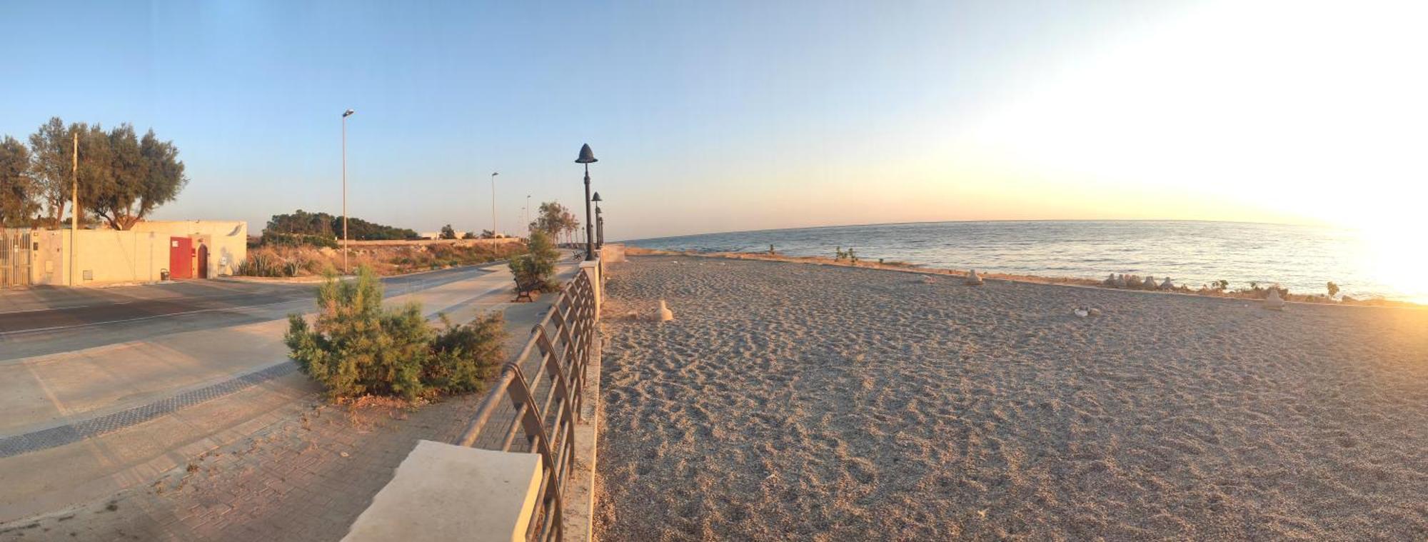 Seagull Apartments - Front And Sea View & Airport Барі Екстер'єр фото
